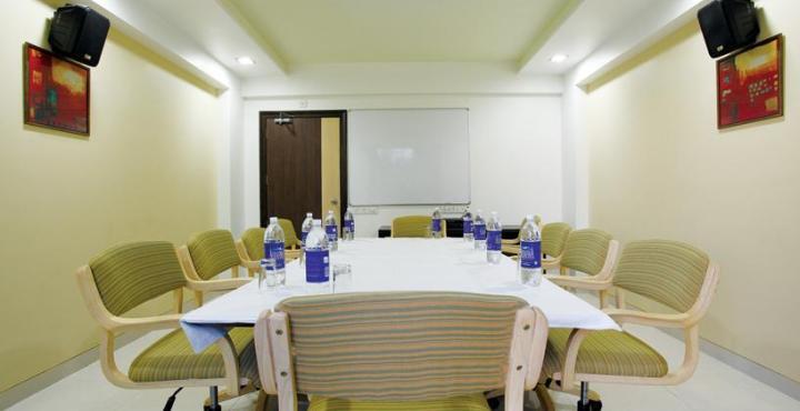 Le Royale Hotel Dadra Exterior photo