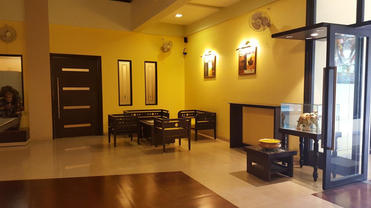 Le Royale Hotel Dadra Exterior photo