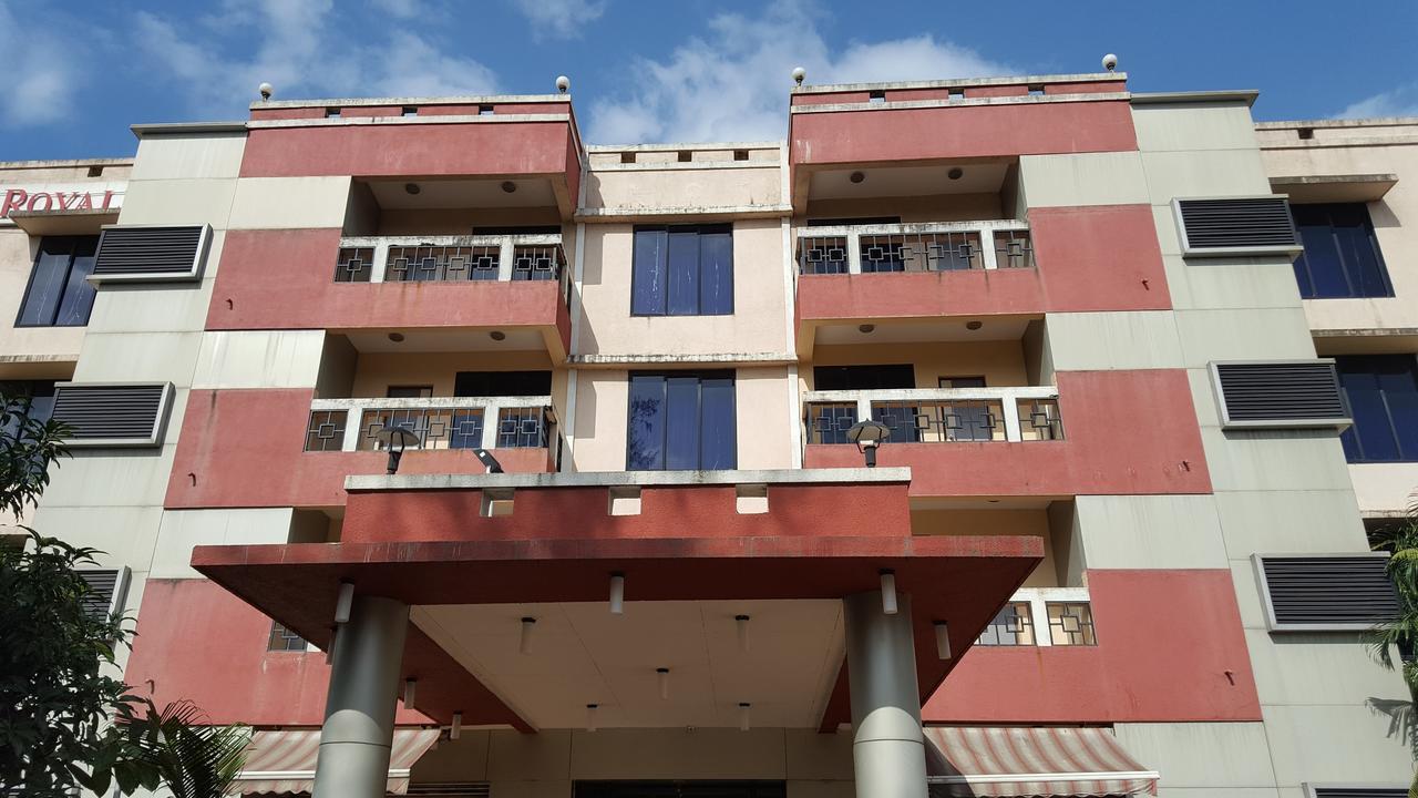 Le Royale Hotel Dadra Exterior photo